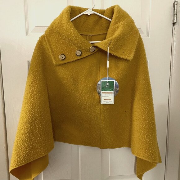 100% Wool Yellow Poncho made in Tuscany, Italy - Picture 1 of 9